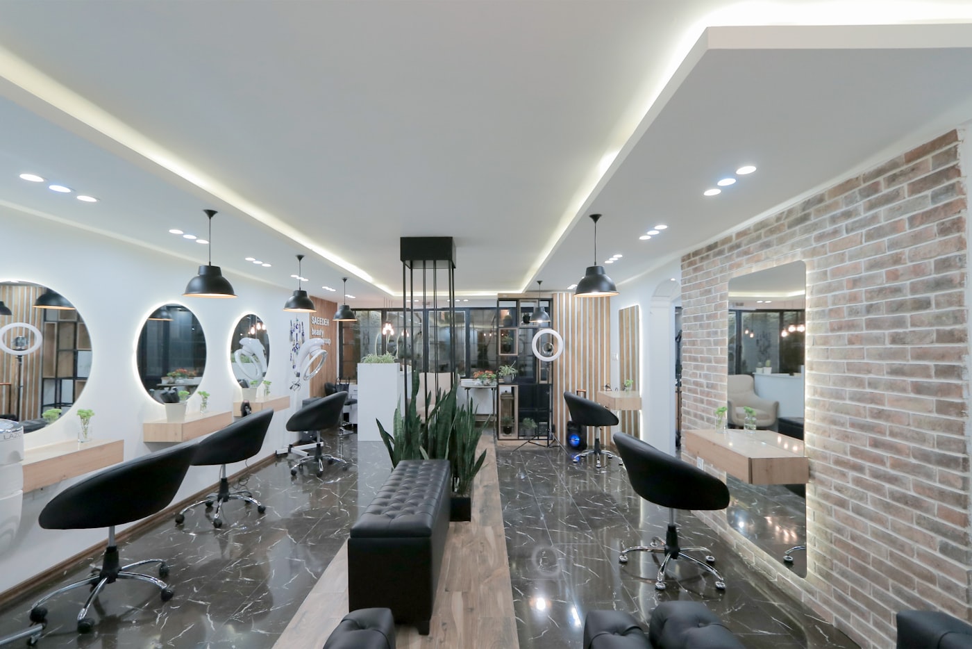 Không gian spa · salon hiện đại thu tiền qua API